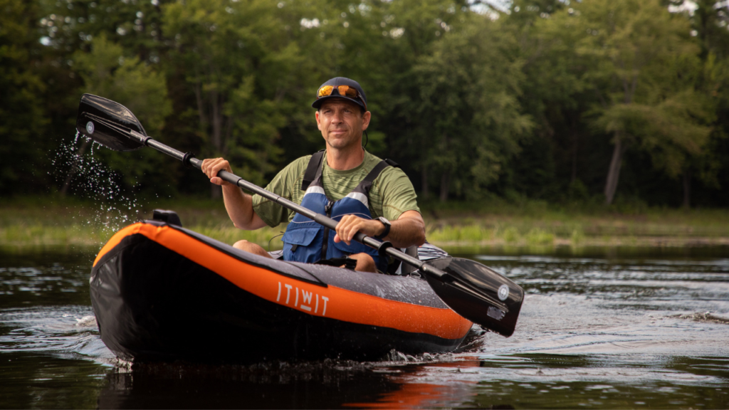 How to paddle an inflatable kayak